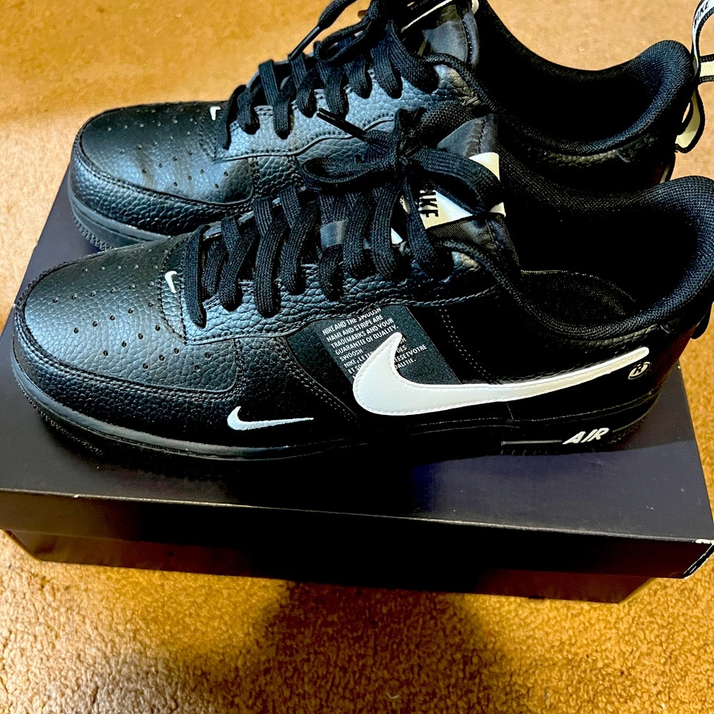 Nike (Black & White Airforces) low cut